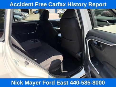 Used 2022 Toyota RAV4 LE AWD/4WD image 17