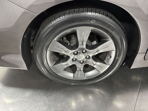 Used 2016 Toyota Sienna SE Premium image 13