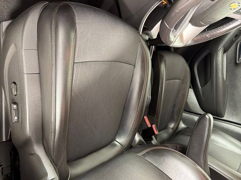 Used 2019 Chevrolet Trax LT w/ LT Convenience Package FWD image 8