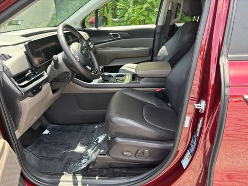 Used 2026 Kia Carnival FWD image 24