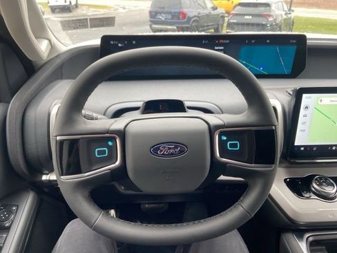 New 2026 Ford Expedition Active image 10