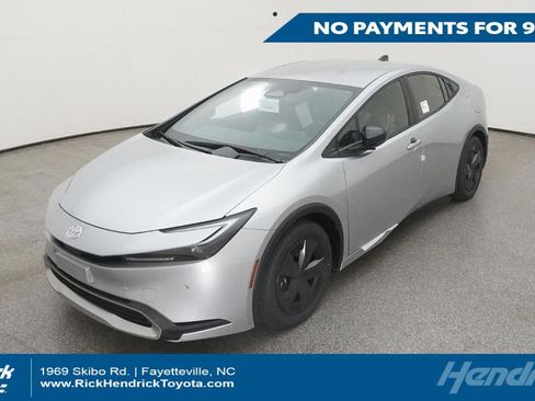 Used 2026 Toyota Prius Plug-In Hybrid FWD image 1