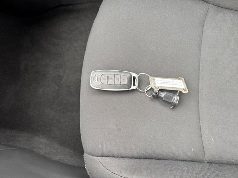 Used 2025 Nissan Sentra S image 20