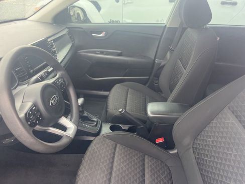 Used 2019 Kia Rio S image 4