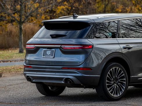 Used 2021 Lincoln Corsair Reserve image 5