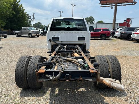 Used 2019 Ford F550 4x4 Regular Cab Super Duty image 4
