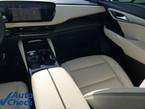 Used 2024 Buick Envision Avenir AWD/4WD image 16