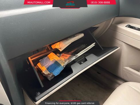 Used 2005 Chrysler 300 Touring image 16