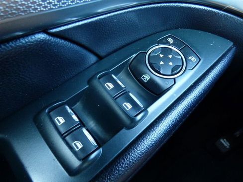 Used 2018 Ford Explorer XLT w/ Equipment Group 202A FWD image 35