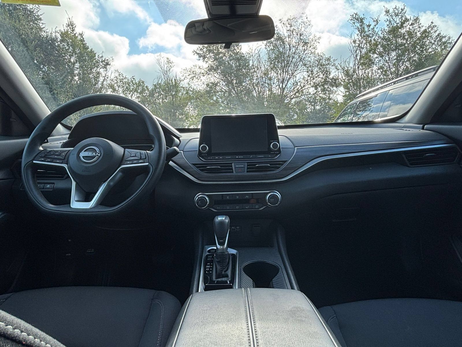 Used 2026 Nissan Altima 2.5 SV FWD image 32