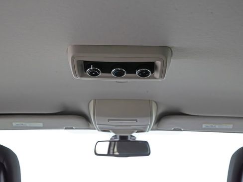 Used 2018 Dodge Grand Caravan SE w/ UConnect Hands-Free Group FWD image 20