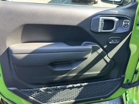 New 2026 Jeep Gladiator Sport image 25