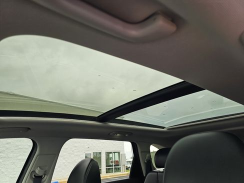 Used 2025 Kia Sorento EX w/ Panoramic Sunroof Package FWD image 19