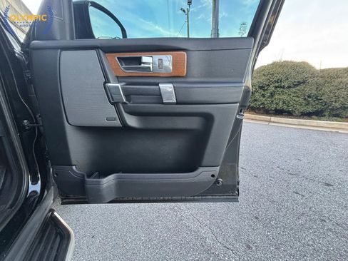 Used 2016 Land Rover LR4 HSE image 43