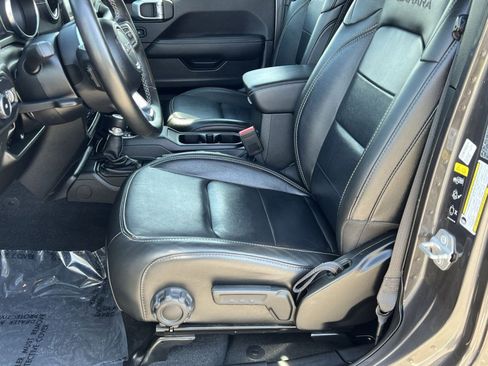 Used 2022 Jeep Wrangler Unlimited Sahara w/ Cold Weather Group image 10