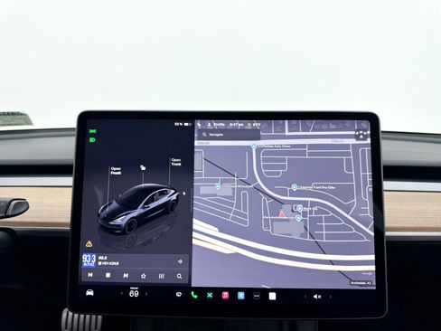 Used 2023 Tesla Model 3 Performance image 4