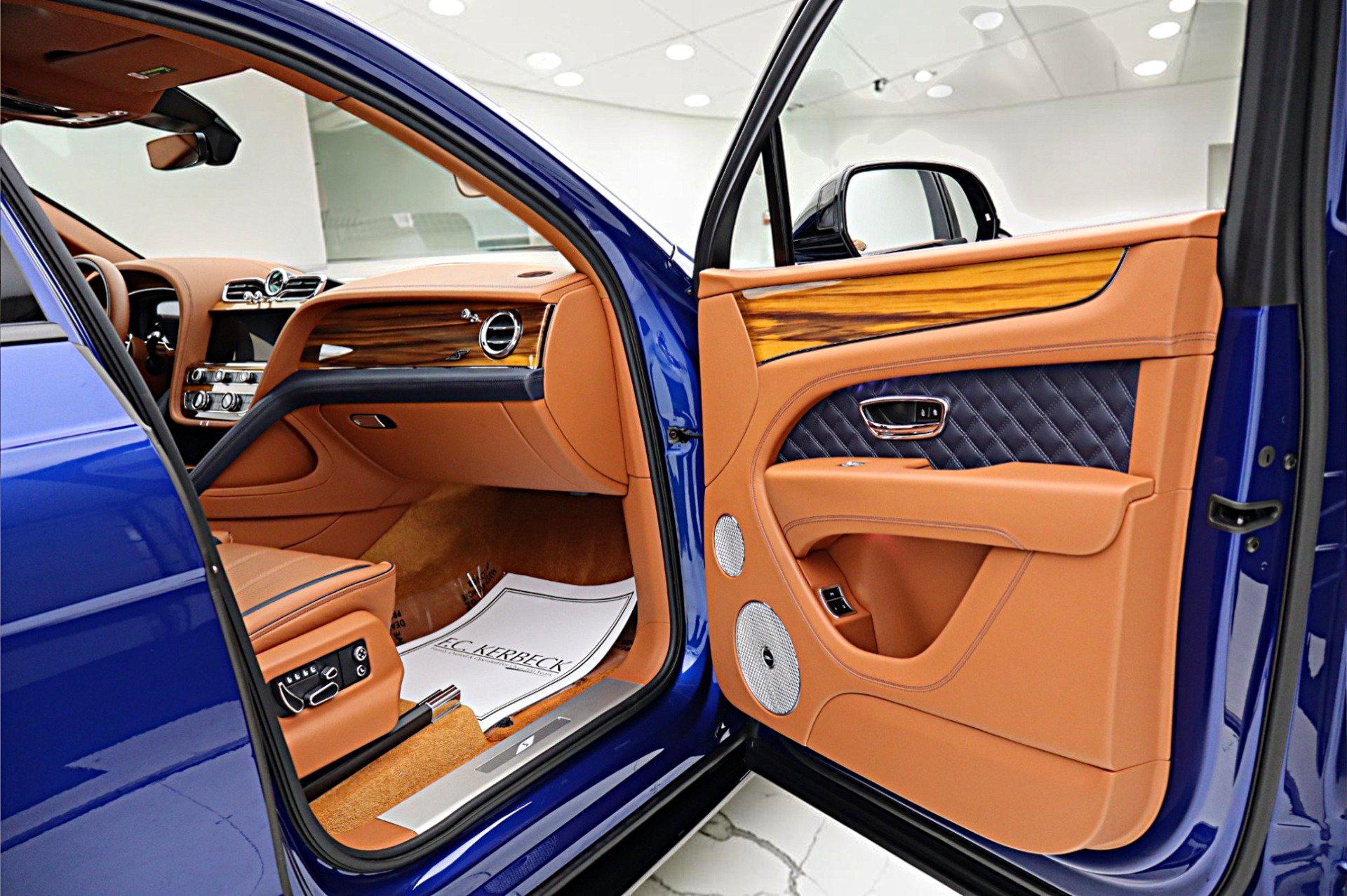 Certified 2022 Bentley Bentayga AWD/4WD image 36