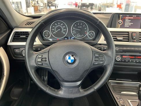 Used 2013 BMW 320i xDrive Sedan AWD/4WD image 19