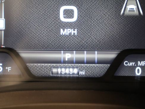 Used 2025 RAM 1500 Laramie AWD/4WD image 37