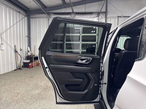 Used 2021 Chevrolet Tahoe High Country w/ Premium Package image 19