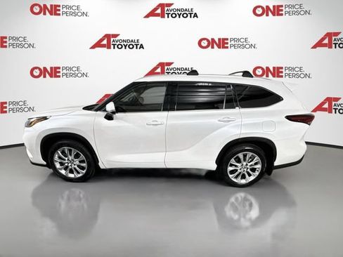Certified 2024 Toyota Highlander Limited AWD/4WD image 5