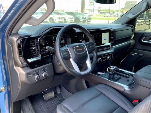 Used 2024 GMC Sierra 1500 SLT w/ SLT Premium Plus Package AWD/4WD image 17