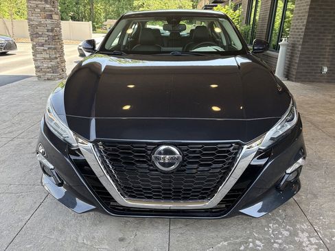 Used 2019 Nissan Altima 2.5 SL FWD image 2
