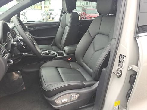 New 2026 Porsche Macan GTS image 5