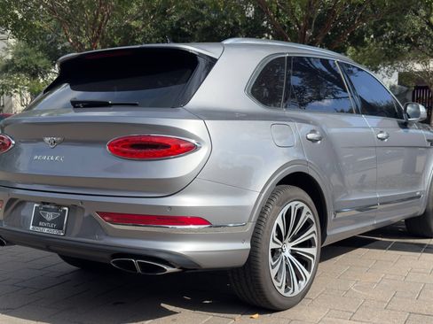 Used 2022 Bentley Bentayga AWD/4WD image 5