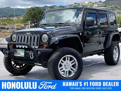 Used 2013 Jeep Wrangler Unlimited Sahara w/ Connectivity Group AWD/4WD image 1