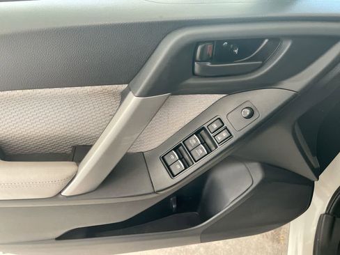 Used 2018 Subaru Forester 2.5i Premium image 13