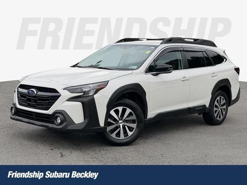 Certified 2025 Subaru Outback Premium AWD/4WD image 1