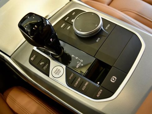 Used 2022 BMW 330i xDrive Sedan w/ Premium Package AWD/4WD image 15