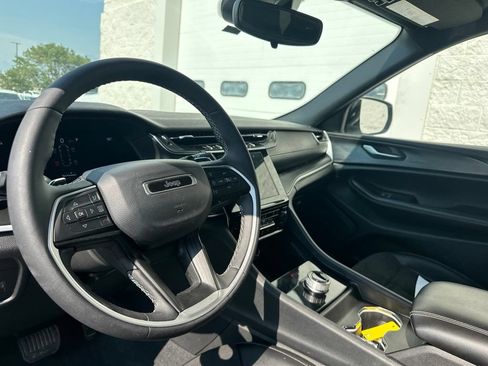 Certified 2023 Jeep Grand Cherokee L Laredo AWD/4WD image 15