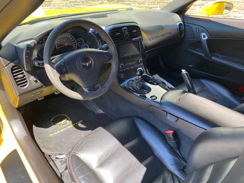 Used 2007 Chevrolet Corvette Z06 w/ Preferred Equipment Group RWD image 8