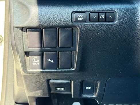 Used 2015 Lexus RC 350 w/ F Sport w/Summer Tires image 34