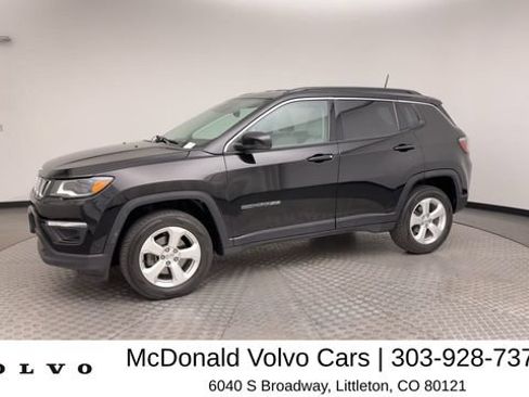 Used 2018 Jeep Compass Latitude w/ Safe & Security Group AWD/4WD image 6