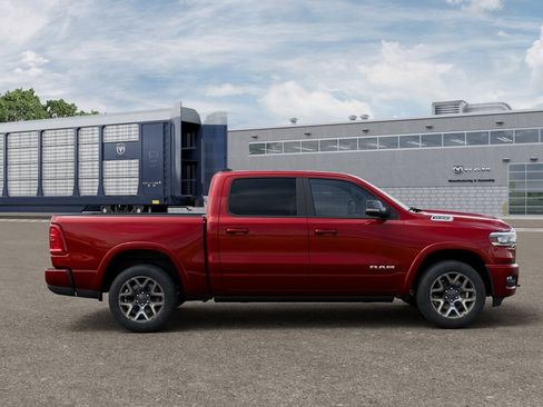 New 2026 RAM 1500 Laramie AWD/4WD image 21