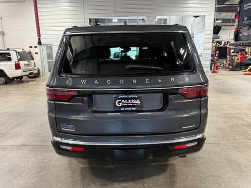 Used 2023 Jeep Wagoneer Series III w/ Preferred Equipment Group AWD/4WD image 25