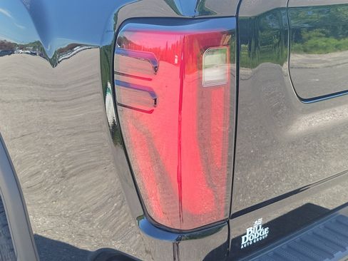 Used 2025 GMC Sierra 2500 Denali w/ Technology Package AWD/4WD image 11