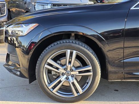 Used 2021 Volvo XC60 T5 Momentum w/ Premium Package image 5