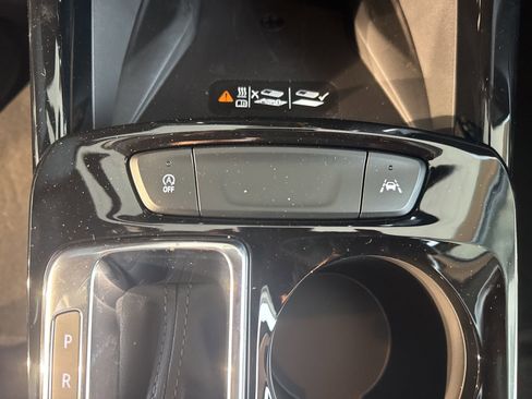 New 2026 Chevrolet Trax LT w/ Sunroof Package image 25