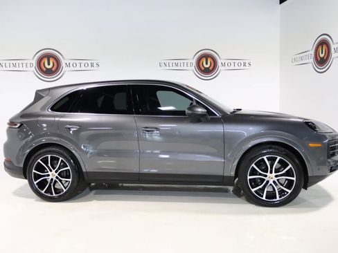 Used 2024 Porsche Cayenne image 5