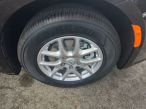 New 2026 Chrysler Pacifica Select image 13