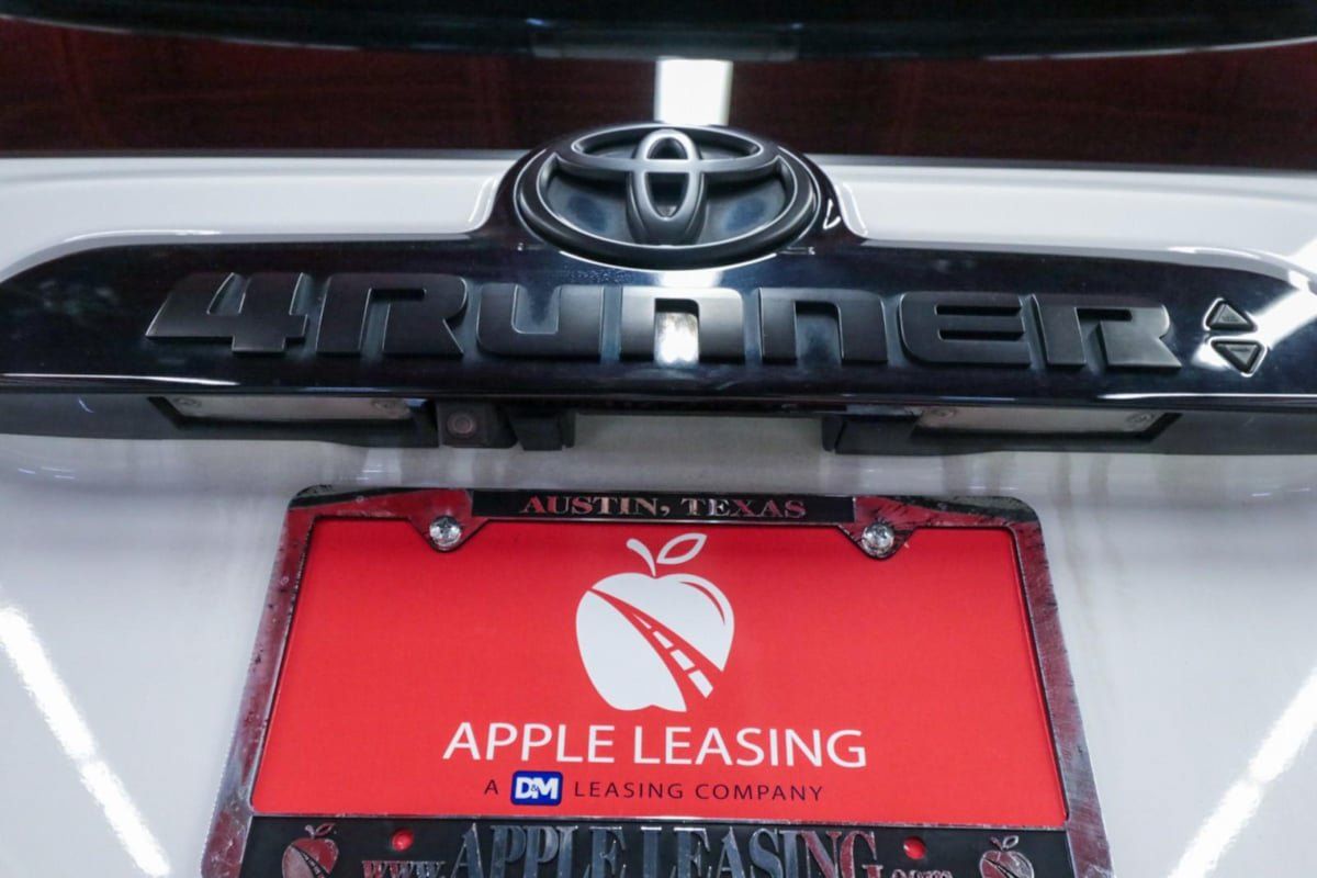 Used 2021 Toyota 4Runner Venture AWD/4WD image 33