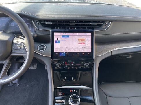 Certified 2023 Jeep Grand Cherokee L Limited w/ Luxury Tech Group II image 7