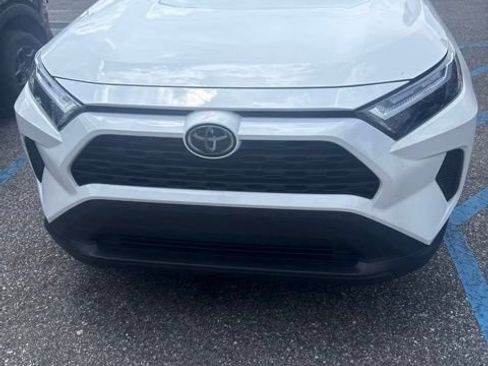 Used 2025 Toyota RAV4 XLE w/ Convenience Package FWD image 1
