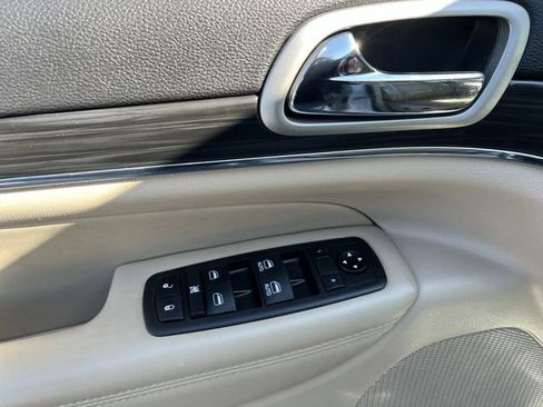 Used 2021 Jeep Grand Cherokee Limited w/ Trailer Tow Group IV image 17