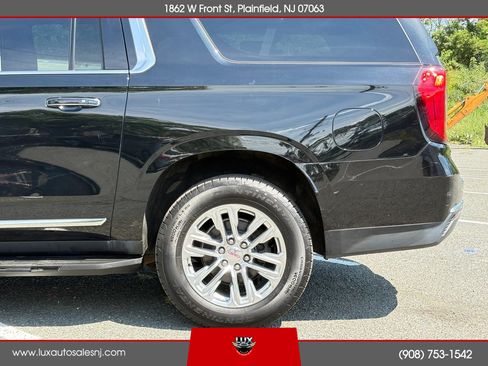 Used 2022 GMC Yukon XL SLT w/ SLT Luxury Package AWD/4WD image 13
