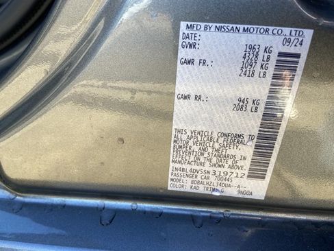 Used 2025 Nissan Altima 2.5 SV FWD image 31